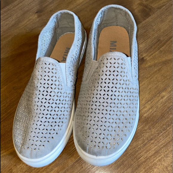 MIA Shoes - ✨MIA Slip-on Sneakers✨